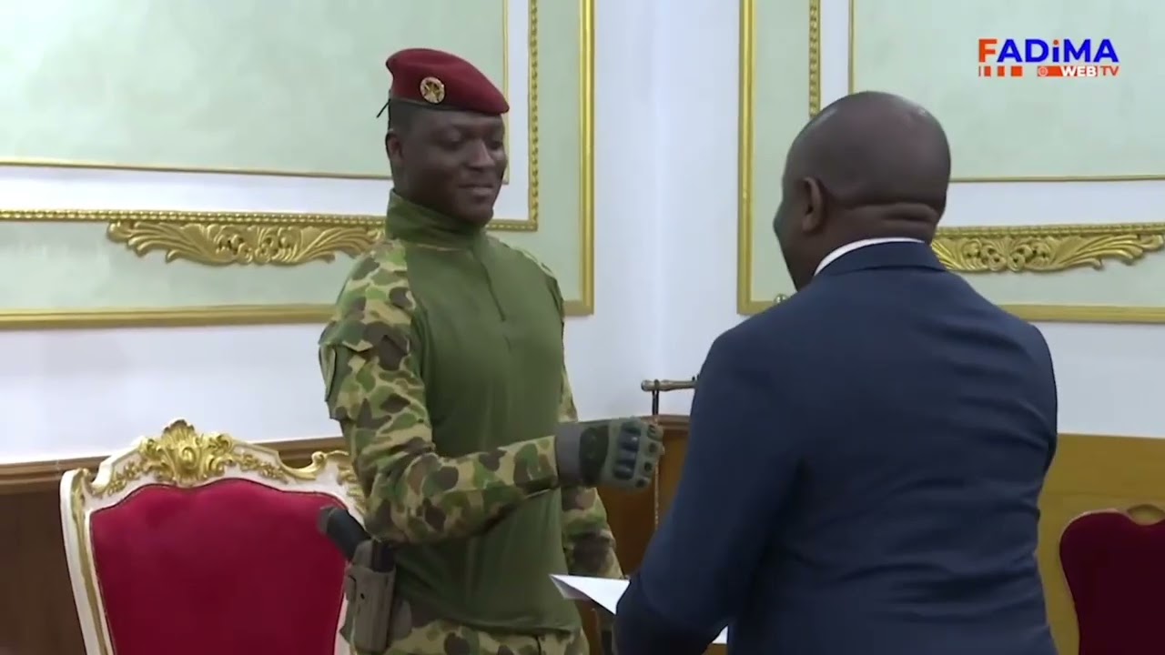 Huit ambassadeurs ont présenté leurs lettres de créance au Président du Faso