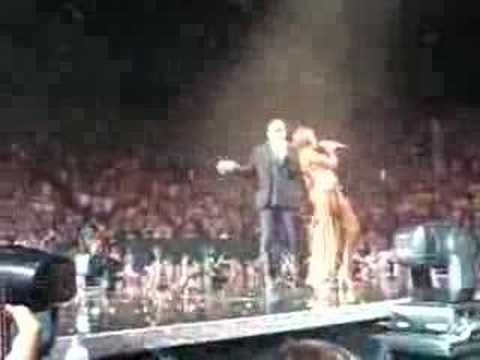 Kylie & Bono with Leash! - Kids Live in Sydney