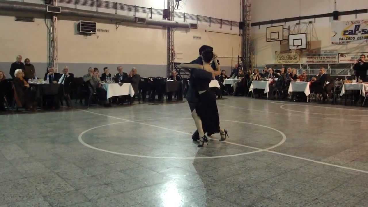 SUNDERLAND CLUB - Juliana Aparicio y José Almar 2/3 - La esquina [23.06.2012]