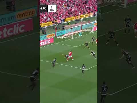 VANGELIS PAVLIDIS WITH THE ASSIST OF THE SEASON FOR BENFICA 🤯 #football #soccer #shorts