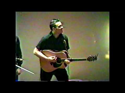 Grada, Cathain, from their first tour in the U.S., and first full show. Probably 2004