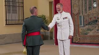 S.M. el Rey recibe en audiencia militar a un grupo de generales de brigada y contralmirantes
