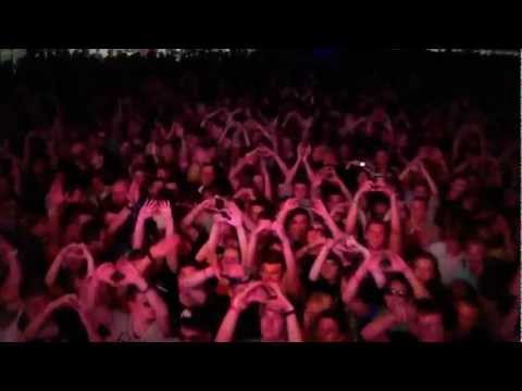 Tom Novy plays Tom Novy & Christopher Groove "Like I´m Falling In Love"