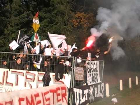 13.11.2011 ULTRAS SVV: SV Villmar - RSV Weyer - Pyro beim Einlauf