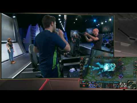 S04 vs UOL - Denied Handshake