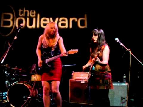 Samantha & Dani trading licks