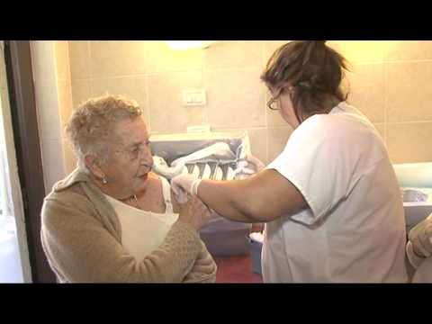 Los abuelos de San Isidro se vacunaron gratutitamente contra la gripe