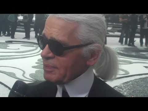 Fashion Broadcasting @ Karl Lagerfeld / Chanel SS 2010/11 Paris.