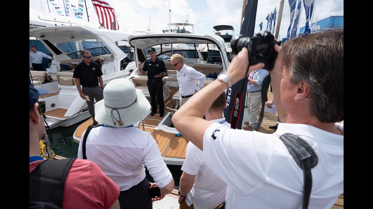 Видеотур по катамарану Aquila 32