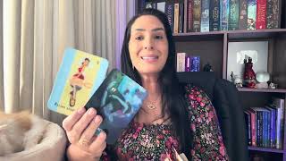 AQUÁRIO 🔥 ENQUANTO VOCÊ VIVE ALGUÉM ESTÁ SEMPRE QUERENDO SER IGUAL A VOCÊ! #tarot #signos #amor 