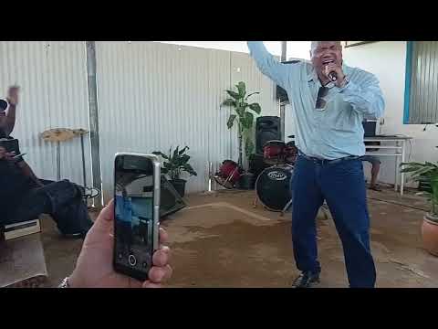 LOUVANDO E PREGANDO NA CASA DE RECUPERAÇÃO REFÚGIO EM CRISTO EM BARRO ALTO GOIÁS.