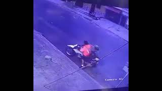 Asa se roban una moto de la Policía en Villa Nueva