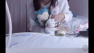 ［TikTokライブ］jk ベットの後ろに落ちてるぬいぐるみを拾おうとして...