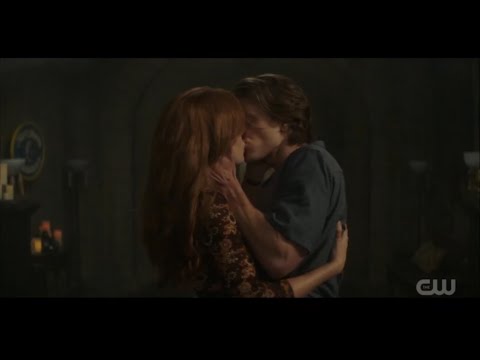 Nancy Drew — 4x03: “I know you’ve done this before but, um, for me this is our first kiss.”