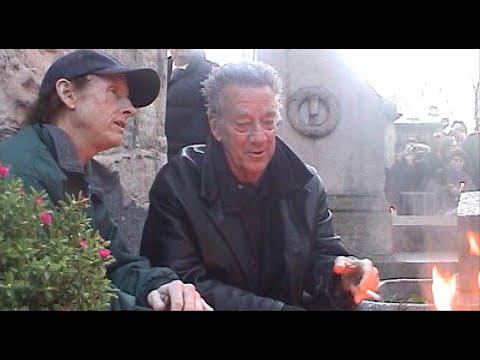 Robby Krieger & Ray Manzarek visit Jim Morrison's grave in Pere LaChaise