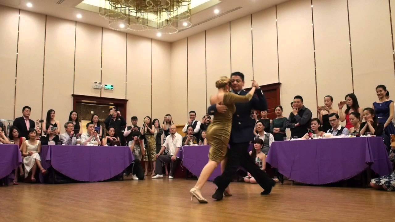 Carlitos Espinoza y Noelia Hurtado Grand milonga 3 Beijing,China 2016