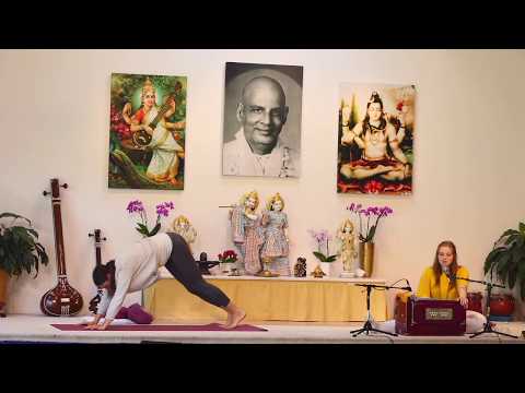 Mantra Yogastunde mit Radha Prema - Live 9:15 Uhr 14.05.2020