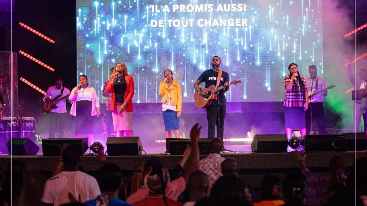 Dr. Athoms Mbuma ft. Pastor David Junior: Yeshua Hamashiach/ The hem of your robe/ Here and now t...