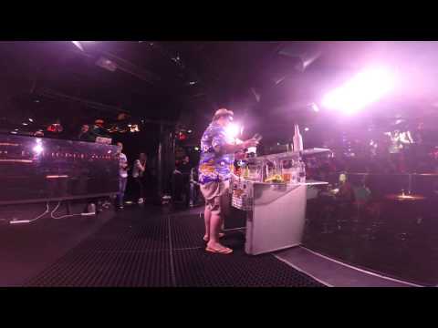 Marco Abreu Mixology Round Barwars