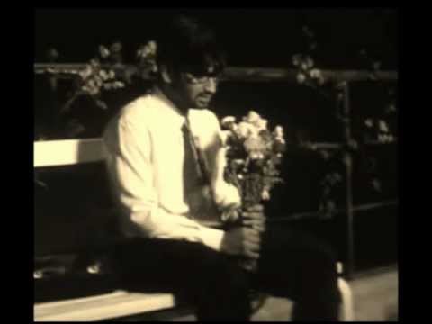 Ninaithu Ninaithu [male & female versions together with lyrics]