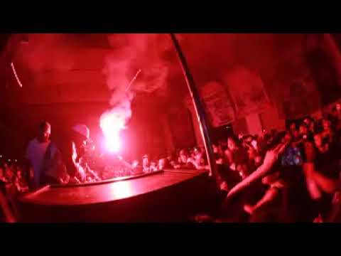 Tropa da nova Holanda sacudiu o baile