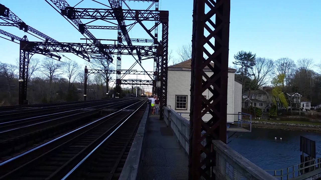 Amtrak 55 makes great noise crossing Saga Bridge