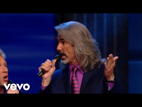 Bill & Gloria Gaither - I Catch 'Em, God Cleans 'Em [Live] ft. Gaither Vocal Band