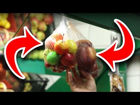 Plastikowe warzywa w warzywniaku | Shop Doctor