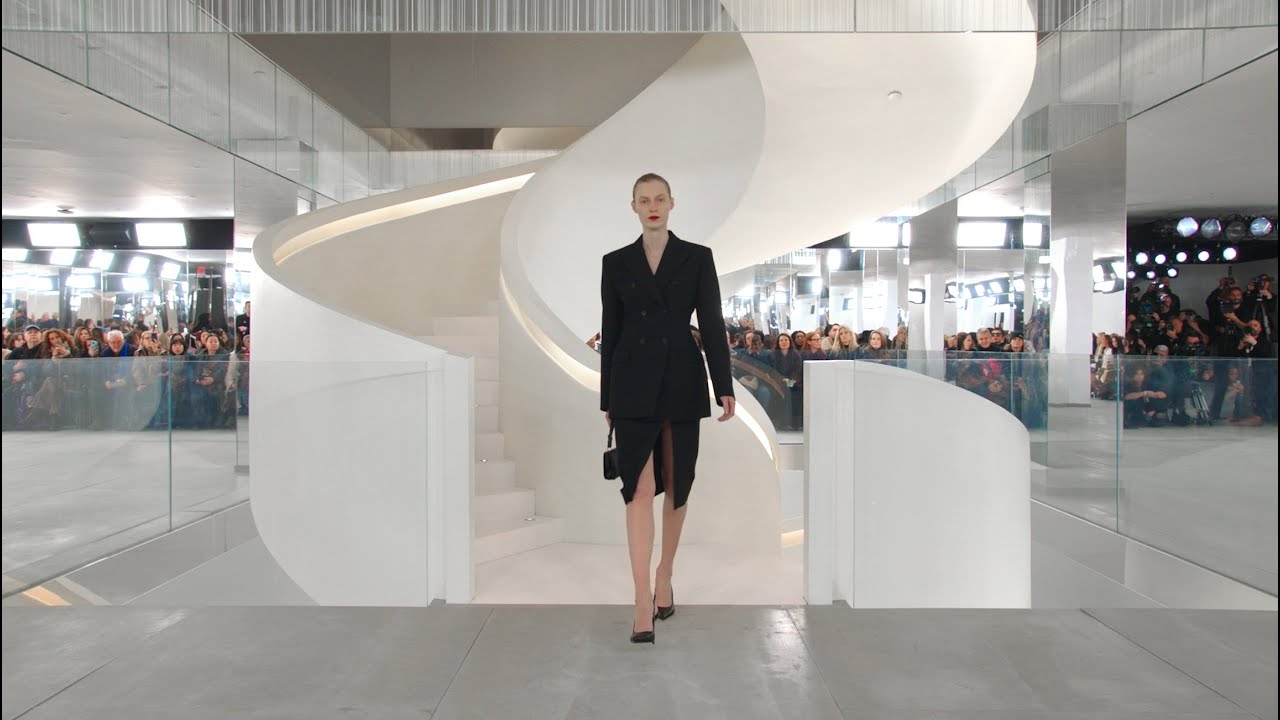 The Fall/Winter 2024 Michael Kors Collection Runway Show thumnail