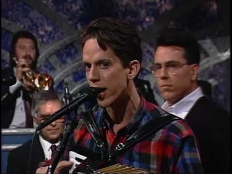 They Might Be Giants - Birdhouse In Your Soul (The Tonight Show Starring Johnny Carson 04/03/1990)