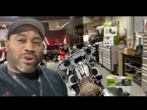 Boss Audio contest Winner full install video .Boss 400 watt amp Boss front fairing speakers Boss 6x9