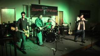 New Jersey's Premier Grunge Tribute Band, Sweet Oblivion performs I Don't Care