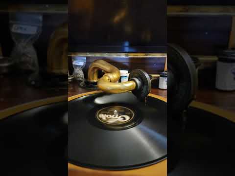 Mickey Mouse - (Billy Murray) Varsity Eight (California Ramblers)  Oriole Records #2275 1931