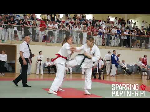 Stankiewicz Ada vs Abramczyk Aleksandra Mistrzostwa Polski PZK Karate Kyokushin SparringPartner.pl