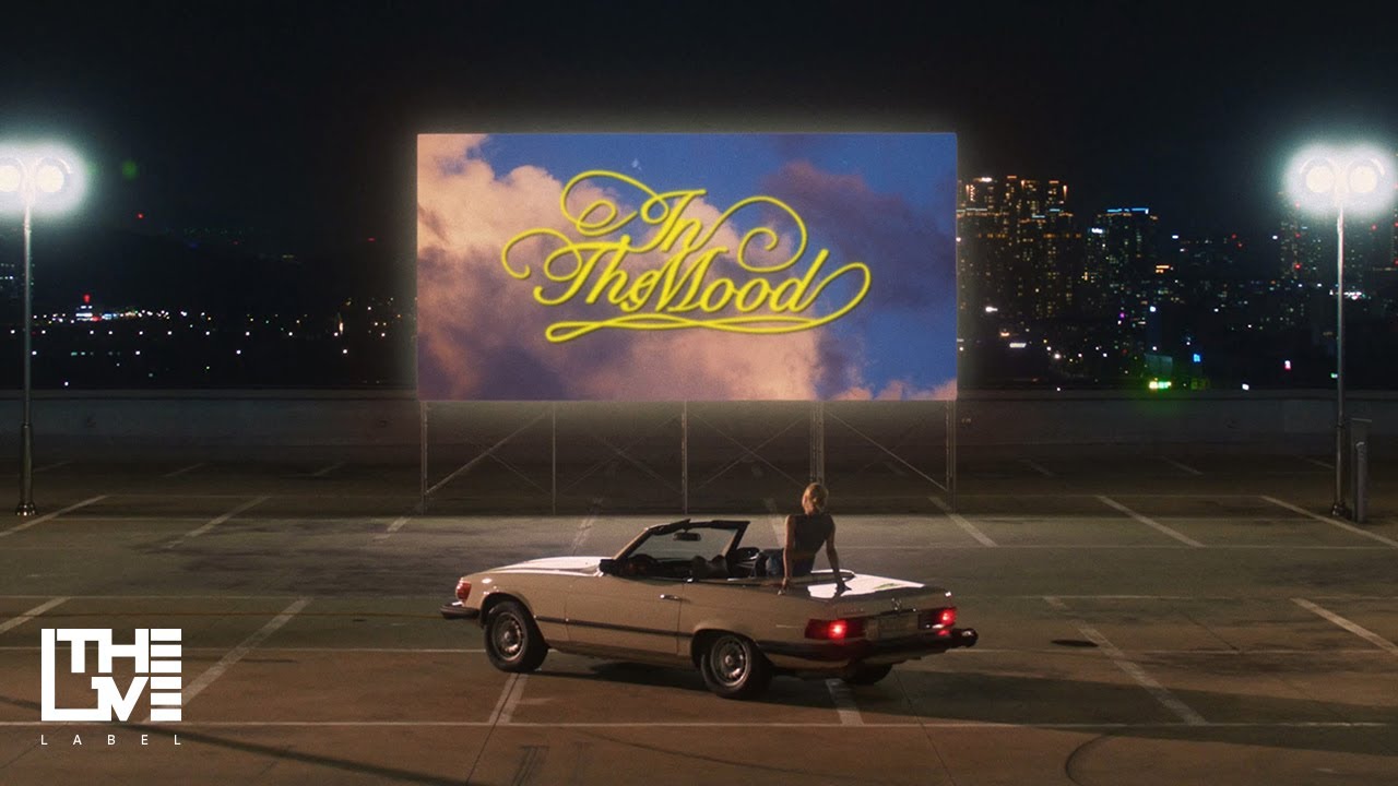 Whee In — In The Mood