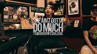 She Ain&#39;t Gotta Do Much (Acoustic)