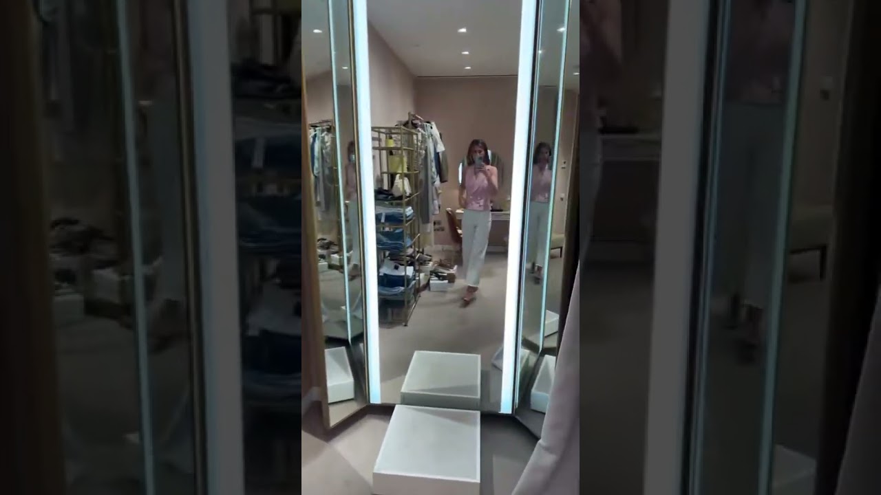 Behind the scenes in a personal styling suite in London #personalstylist #personalstylistlondon