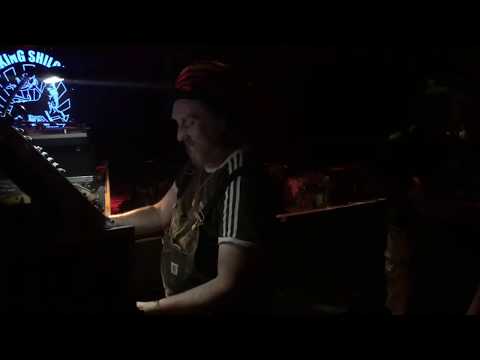 King shiloh Soundsystem ft lyrical benjie - Teach Dem A Dubwise Class (bass) 'pt4 @ utrecht 310519
