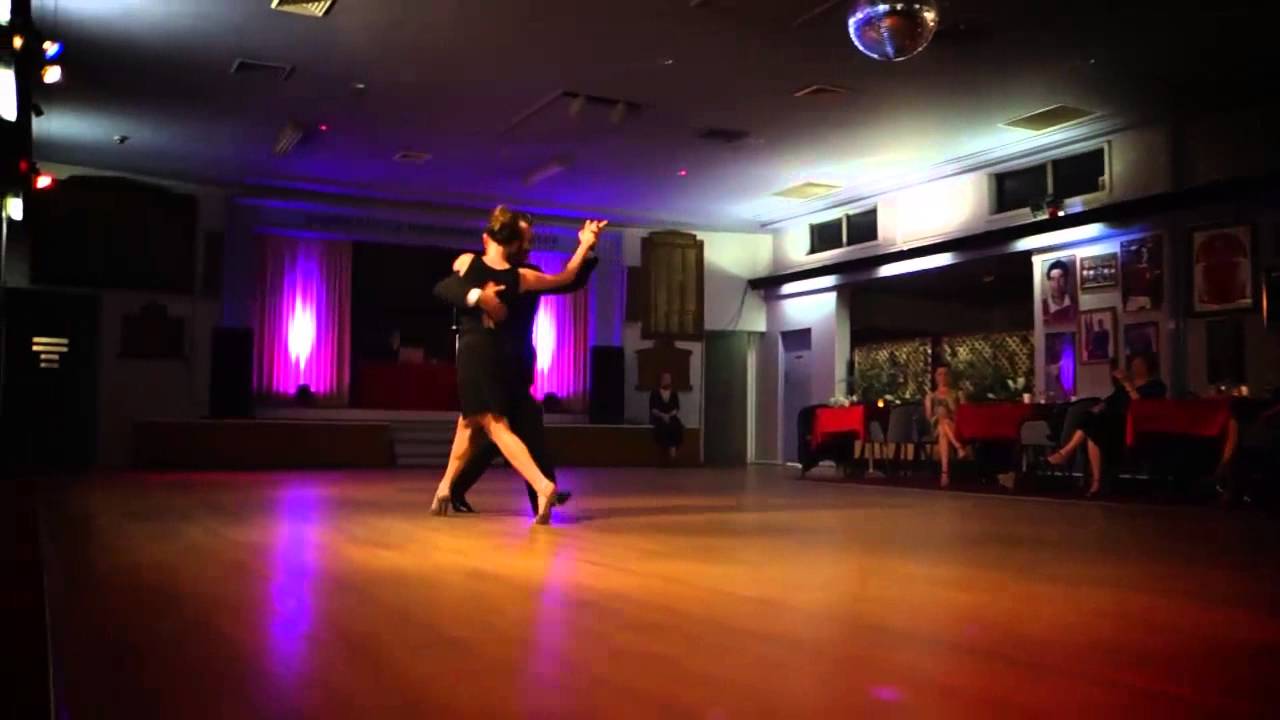 Carolina Bonaventura y Fernando Paulo Galera April 2014 in Sydney Song 2