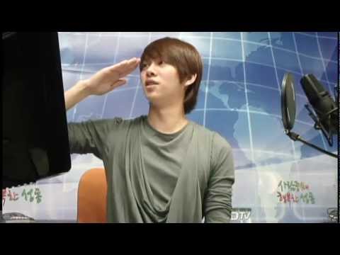 120406 Heechul dancing to 'Oppa Oppa'! @ Sung Dong Cafe (SUPER JUNIOR)