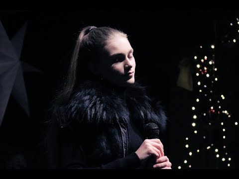 Vánoce na míru (Ewa Farna): Valerie Kaňová - Vali Angel