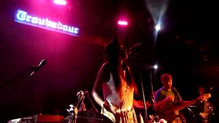 VV Brown - Everybody (The Troubadour, Los Angeles CA 5/12/10)