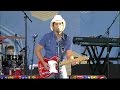 Brad Paisley Performs 'Beat This Summer' in Central Park