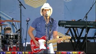 Brad Paisley Performs &#39;Beat This Summer&#39; in Central Park