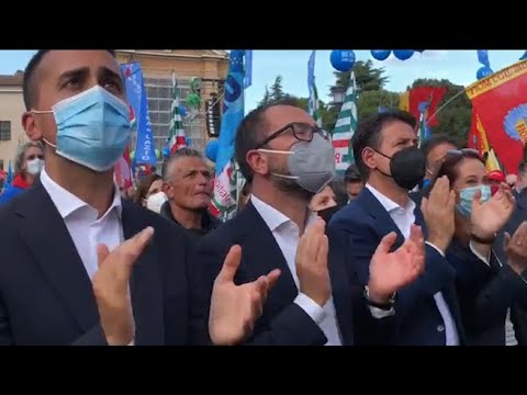 Manifestazione dei sindacati, in piazza i 5 stelle Conte, Di Maio, Bonafede e Taverna