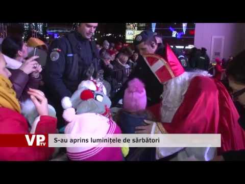 S-au aprins luminițele de sărbători