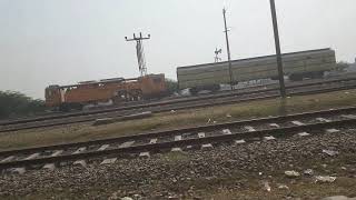 preview picture of video 'Track machine Raiwind Railway station'