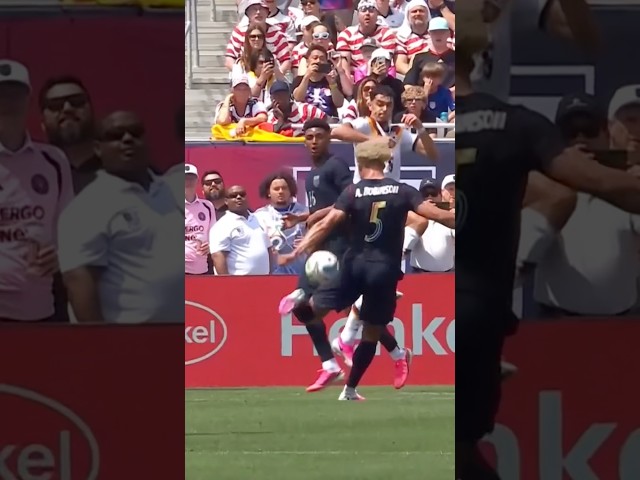 It's Antonee Robinson's 29th birthday—any excuse to bring back this golazo he scored vs. Germany 😮