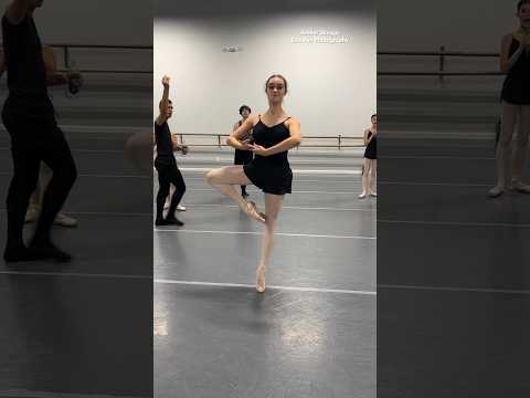 My shoes are GONE 😂😂🩰🩰 #ballet #pointe #shorts