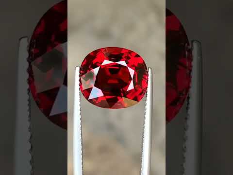 Granada ? sim esse é o nome desta pedra preciosa !  #gemstone #curiosidades #fyp